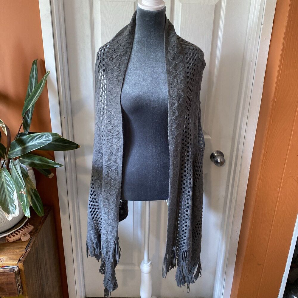 Arianna By Howard’s Women’s One Size Cardigan Shawl Gray Fringe Open Front